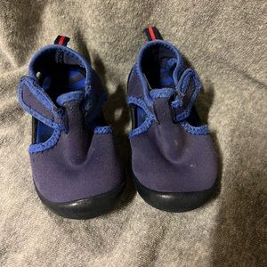 Hanna Andersson water shoes